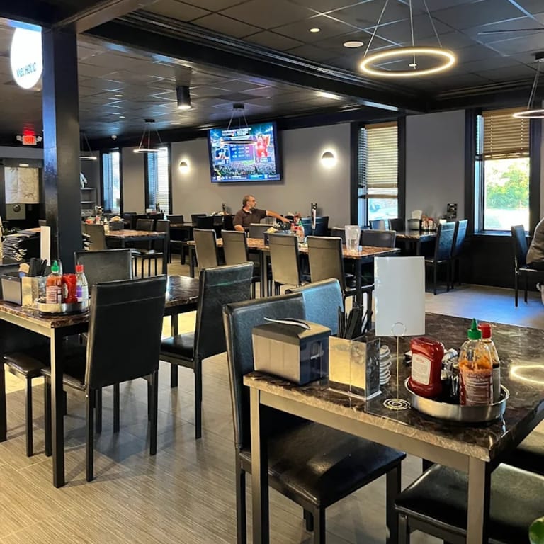 A Comfortable Place to Eat & Enjoy The Moment