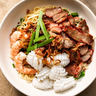 43HU TIEU MI KHO / Dry Rice Noodle or Egg Noodle Bowl